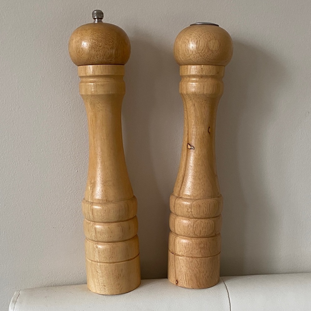 Wooden Salt and Pepper Grinder Set